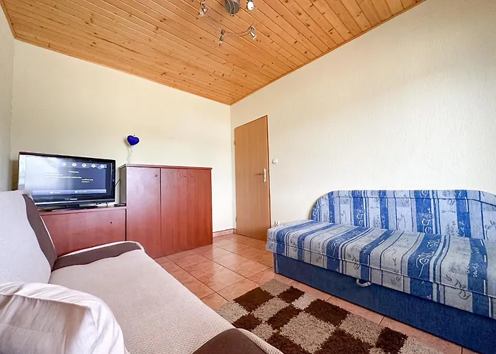 Prosportowek - - Dom Blizniak Nad Jeziorem Z Duzym Ogrodem Hébergement de vacances *