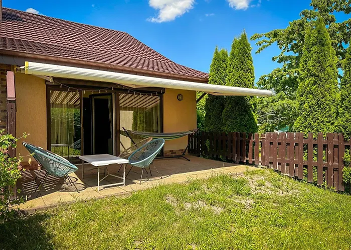 Prosportowek - - Dom Blizniak Nad Jeziorem Z Duzym Ogrodem Hébergement de vacances *