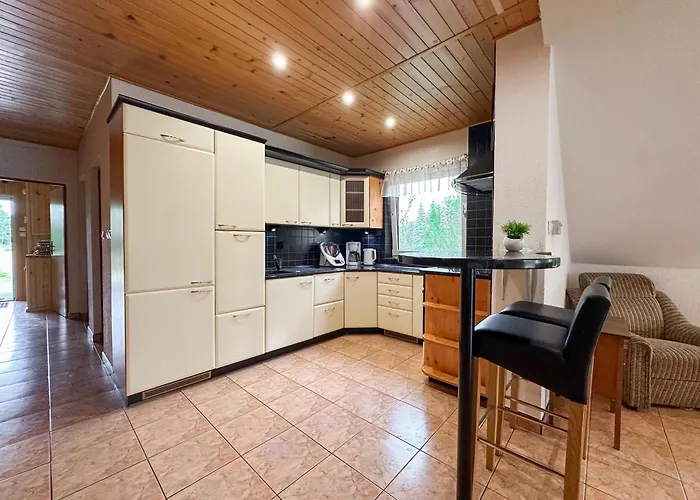 Hébergement de vacances Prosportowek - - Dom Blizniak Nad Jeziorem Z Duzym Ogrodem *