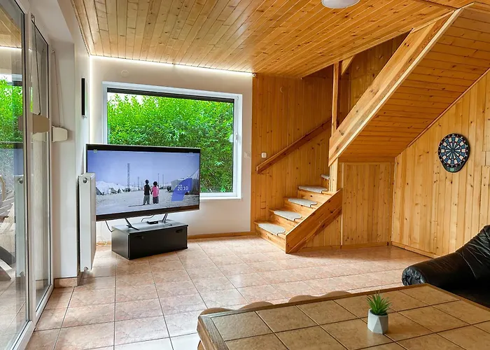 Hébergement de vacances Prosportowek - - Dom Blizniak Nad Jeziorem Z Duzym Ogrodem *