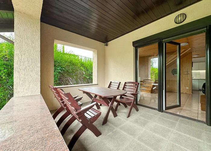 Hébergement de vacances Prosportowek - - Dom Blizniak Nad Jeziorem Z Duzym Ogrodem *